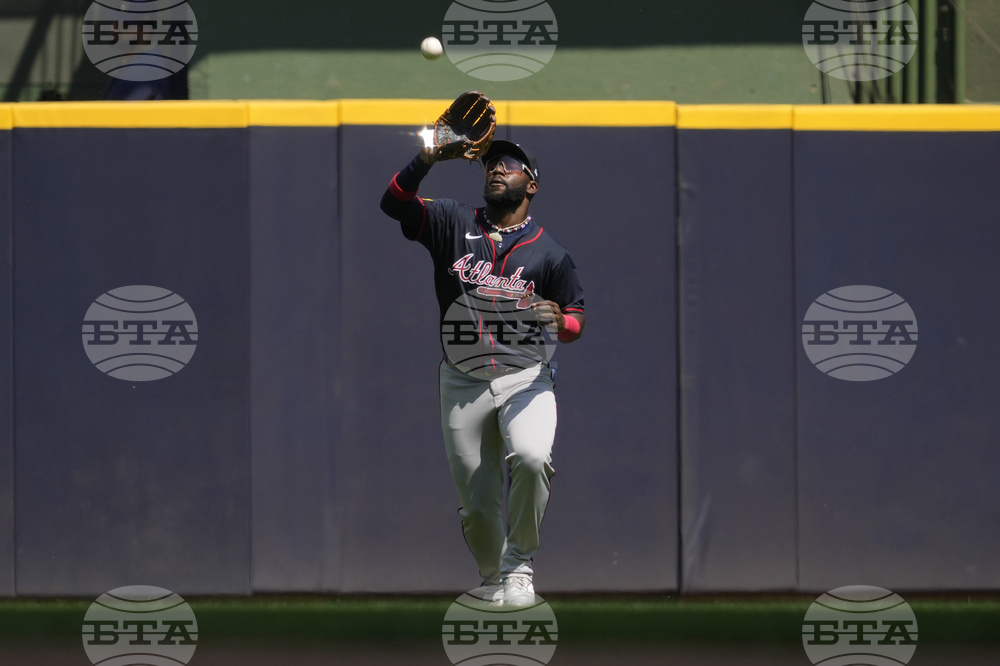 Braves Brewers Baseball