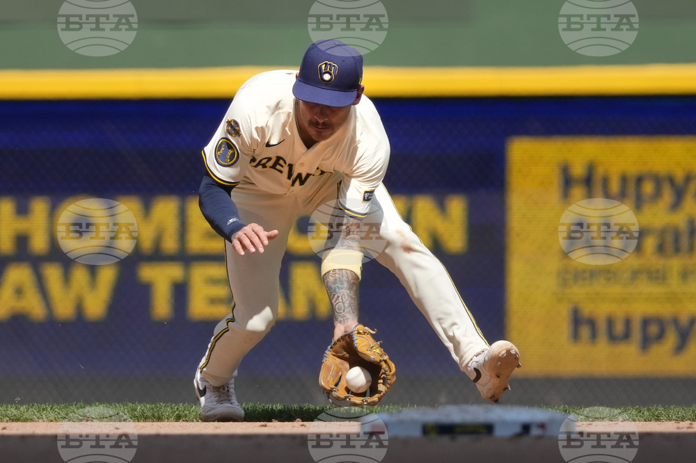 Braves Brewers Baseball
