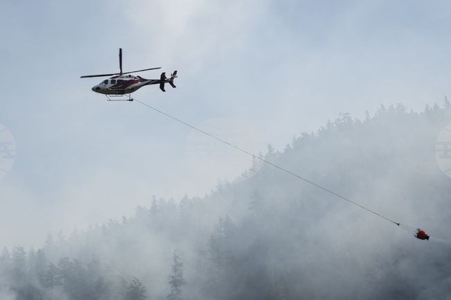 Горски пожар гори в периферията на град Елбасан в Централна Албания