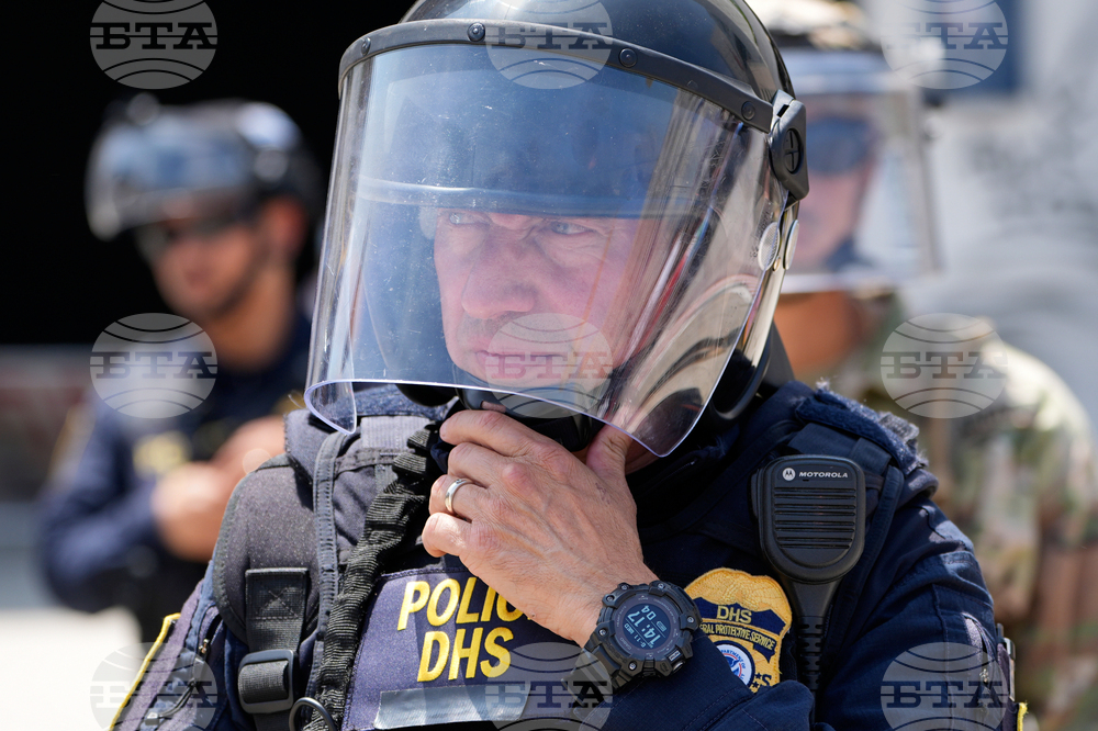 Immigration Raids Los Anglees