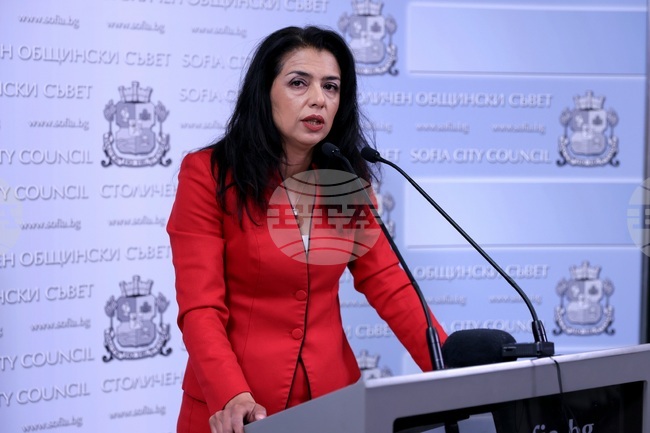Напускам групата на местната коалиция "БСП за България" в Столичния общински съвет, заяви общинският съветник Ваня Григорова 