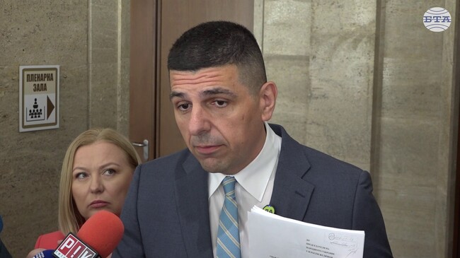 „Демократична България“ отново внася законопроект полицаите задължително да носят боди камери