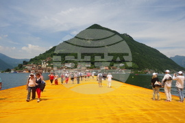 Инсталация на Кристо - „Плаващите кейове“