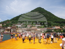 Инсталация на Кристо - „Плаващите кейове“