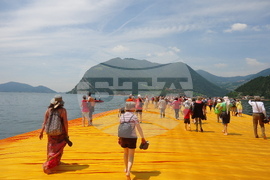 Инсталация на Кристо - „Плаващите кейове“