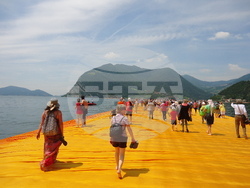 Инсталация на Кристо - „Плаващите кейове“