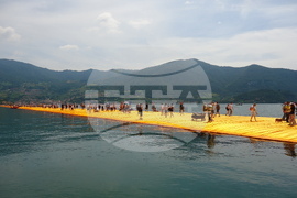 Инсталация на Кристо - „Плаващите кейове“