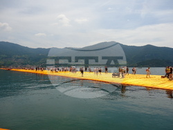 Инсталация на Кристо - „Плаващите кейове“