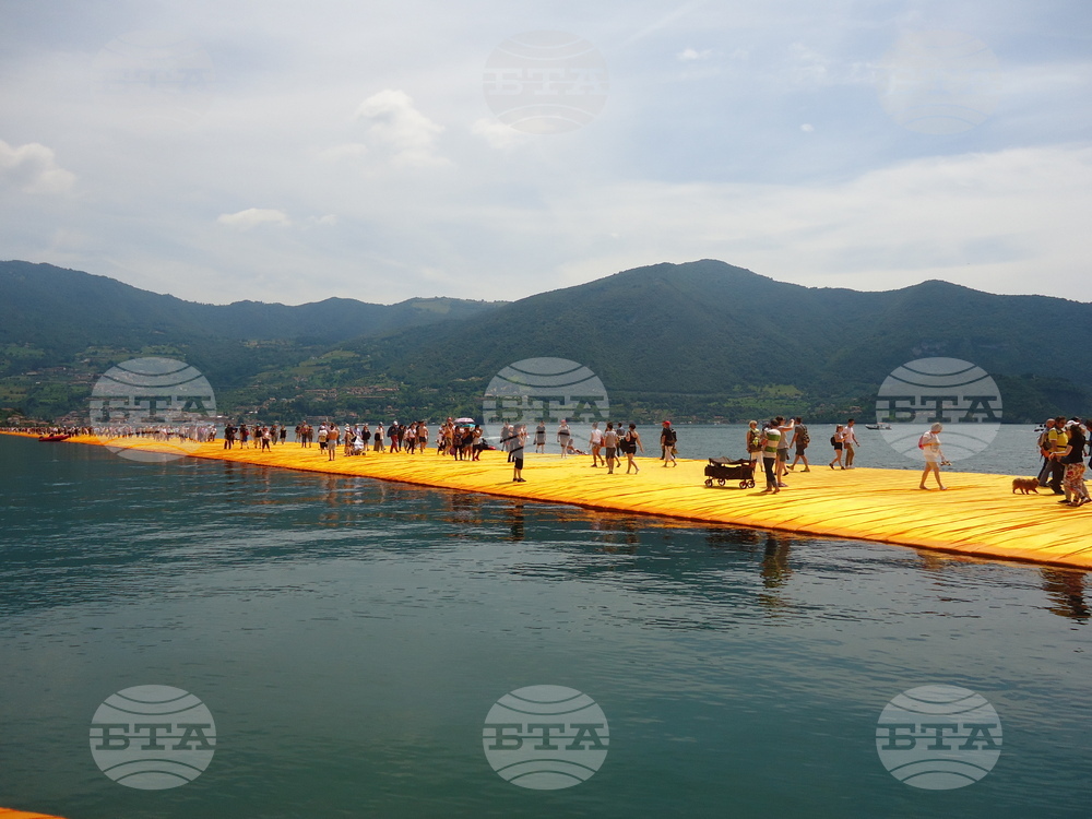 Инсталация на Кристо - „Плаващите кейове“