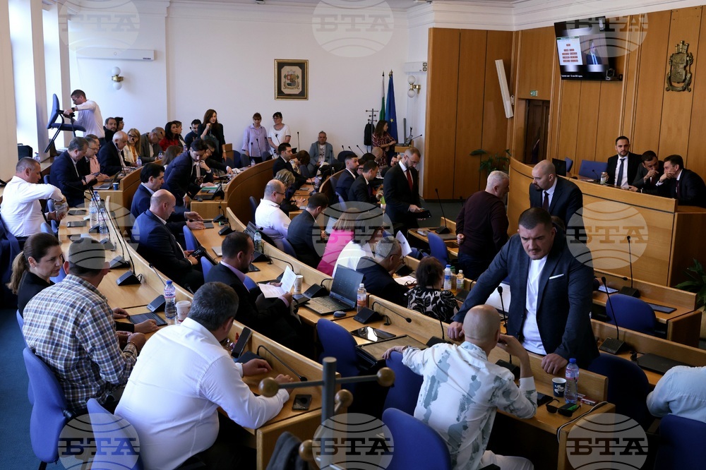 Държавата да отдаде на Столичната община римския амфитеатър, част от Зеления ринг, малкия стадион “Академик”, искат от "Демократична България"