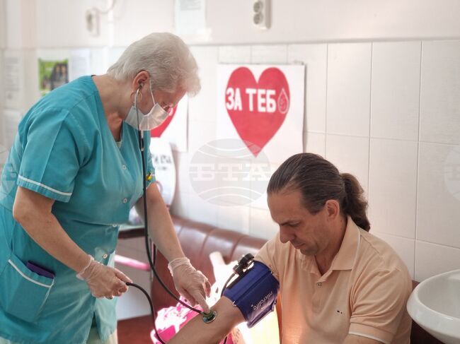 Председателят на Общински съвет – Ямбол беше първият участник в кръводарителската акция днес в областната болница