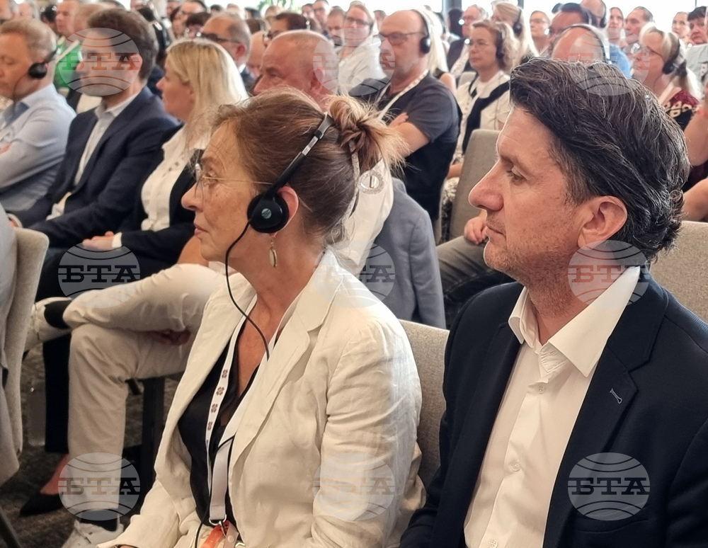 Според данните от началото на годината България е сред първите 10 страни в ЕС по ръст на туристите, каза министър Боршош