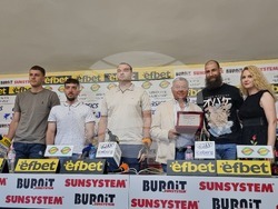 БК Рилски спортист получи приза за отбор номер 1 на месеца. На снимката: (отляво надясно) Мирослав Васов, Деян Карамфилов, Любомир Киров, Петър Георгиев, Чавдар Костов и Нина Тодорова снимка: БТА, Кремена Младенова