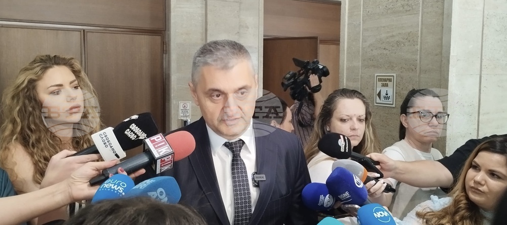Кирил Добрев: Предлагаме пълна забрана на тротинетките