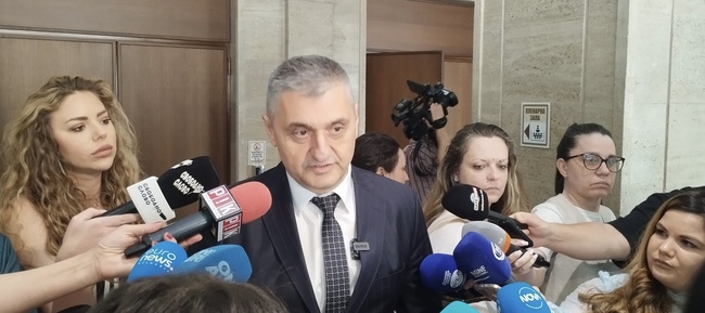 Кирил Добрев: Предлагаме пълна забрана на тротинетките