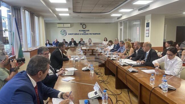 Новите цени на електроенергията от 1 юли за битовите потребители бяха обсъдени в КЕВР