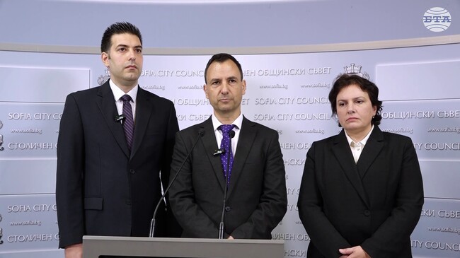 Има 14 търговски общински дружества с изтекли мандати на временни или постоянни ръководства, съобщи общинският съветник Бойко Димитров