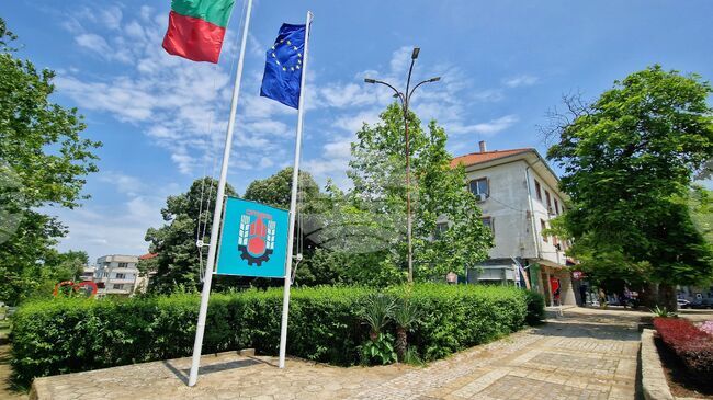 Община Средец спира приемането на заявления за поставяне на гаражни клетки в междублокови пространства