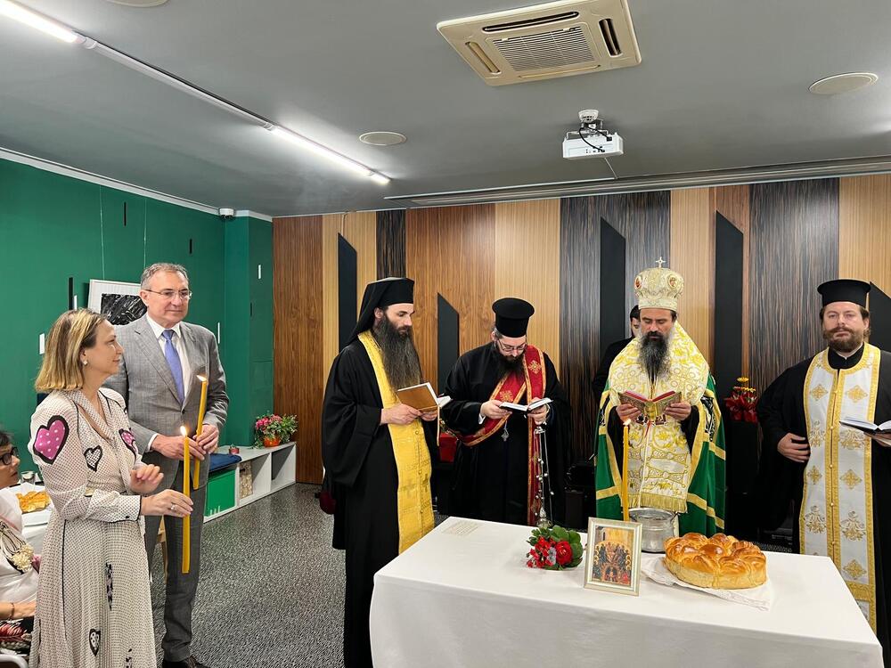 МТСП: Министър Гуцанов се включи в отбелязването на 12-годишнината на дневен център „Светове“