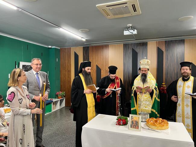 МТСП: Министър Гуцанов се включи в отбелязването на 12-годишнината на дневен център „Светове“