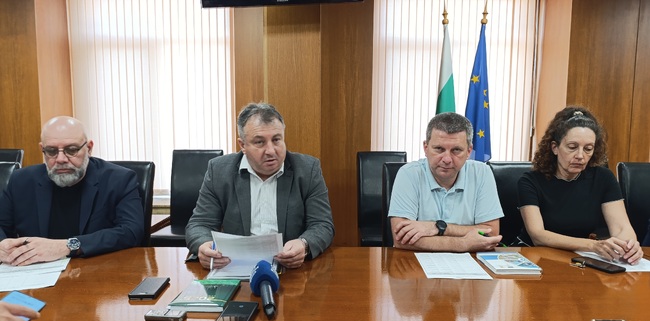 Кметът на Шумен: Сключени са договорите за саниране на 18 от 20 блока, готов е регистърът на детските площадки, всички 6 подлеза в града ще се ремонтират