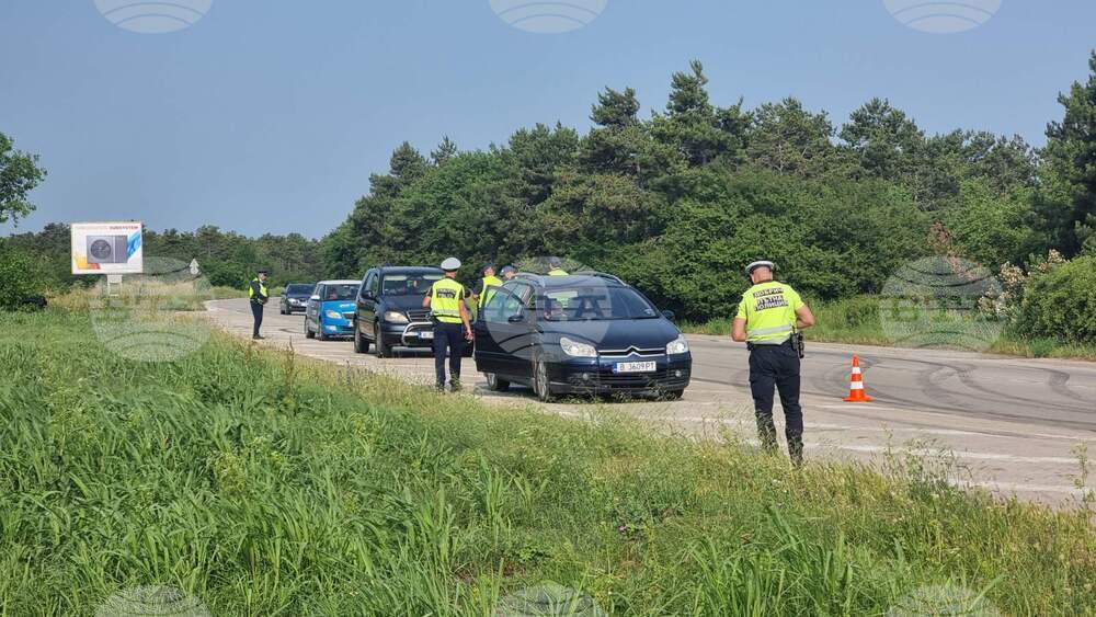 Повече от 140 моторни превозни средства провериха полицаите при специализирана акция на пътя Варна - Дуранкулак