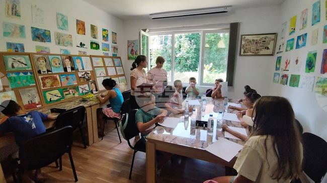 Безплатни летни занимания по рисуване за деца започват в културен център „Йордан Радичков“ в Берковица