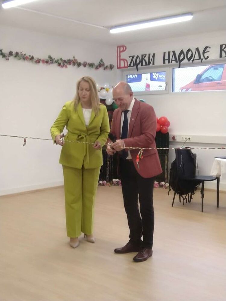 Посланик Десислава Найденова-Господинова откри тържествено новия Културен център на българите в Инсбрук