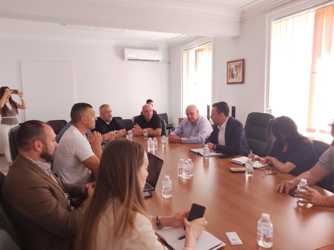 Асоциацията на българските спортни федерации проведе среща с министър Иван Пешев и с представители на НСОРБ 