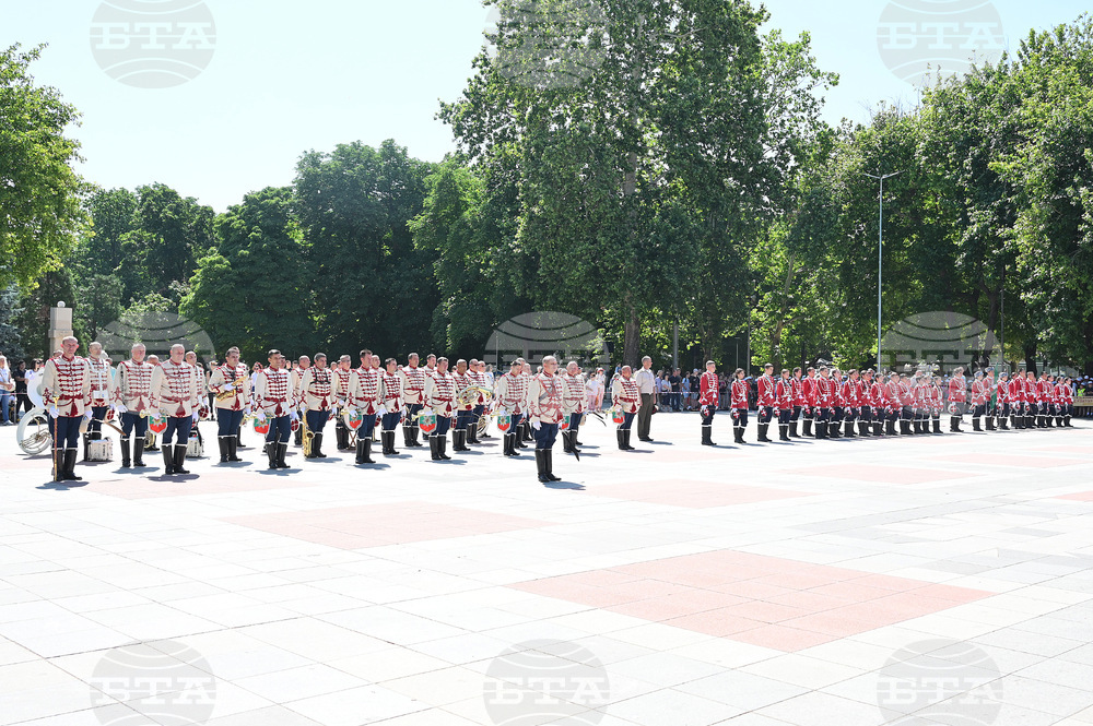 Монтана - младежки гвардейски отряд - знаме - освещаване