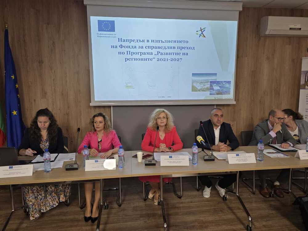 МРРБ: Договори за енергийно обновяване на многофамилни жилища за над 177 млн. лв. са сключени по Програма „Развитие на регионите“ 2021-2027