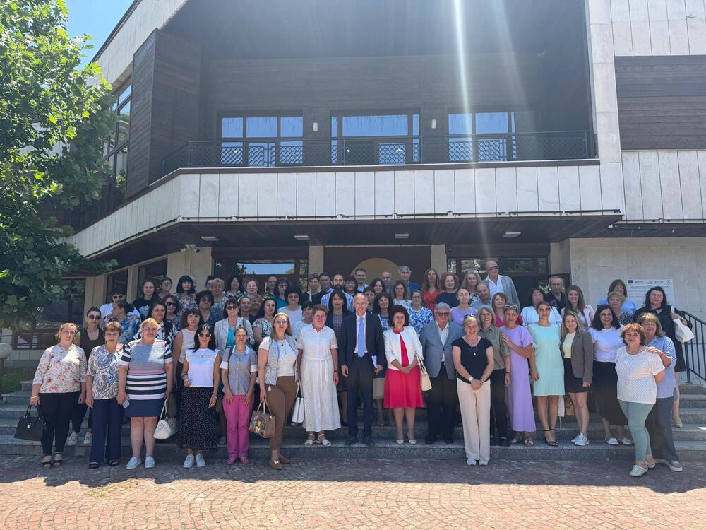 Министър Вълчев: Трябва ни качествена и количествена промяна в учебните програми, за да освободим време за учителите и учениците