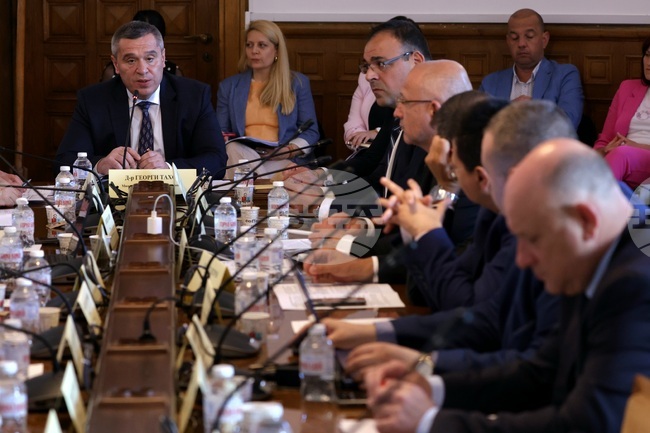 Завършени са проверките в площи с череши, вишни и кайсии, пострадали от измръзванията, и се очаква ставката да е известна следващата сряда