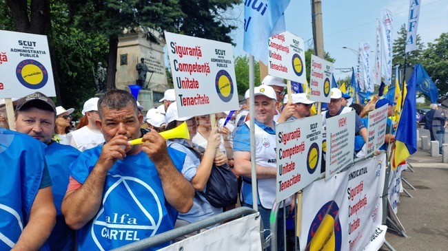 Нов ден на протести в Румъния заради наредбата, която орязва бонусите за вредни условия на труд 