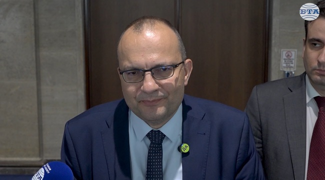 Струва си да се води битката в интерес на 4 милиона потребители на мобилни услуги, заяви Мартин Димитров