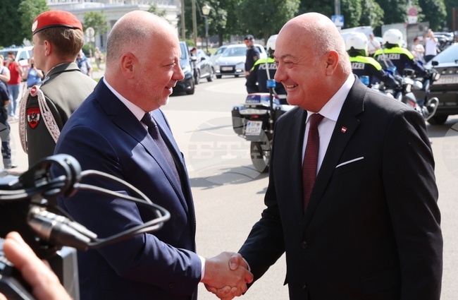 PM Zhelyazkov Meets with Austrian Federal Chancellor Stocker