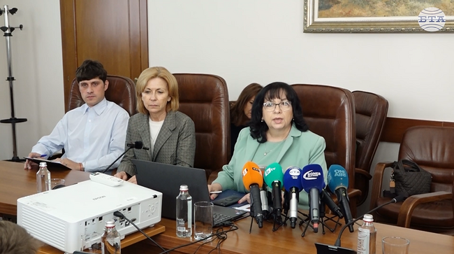 Правителството е готово за приемане на еврото от началото на следващата година, обяви пред журналисти Теменужка Петкова