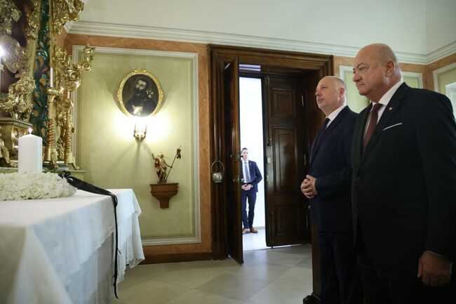 Премиерът Желязков поднесе своите и на българското правителство съболезнования по повод трагедията в австрийския град Грац