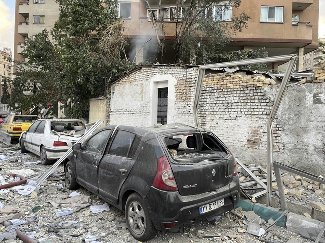 УНИАН: Израел е използвал тактиката на украинската операция "Паяжина" при нападението си срещу Иран