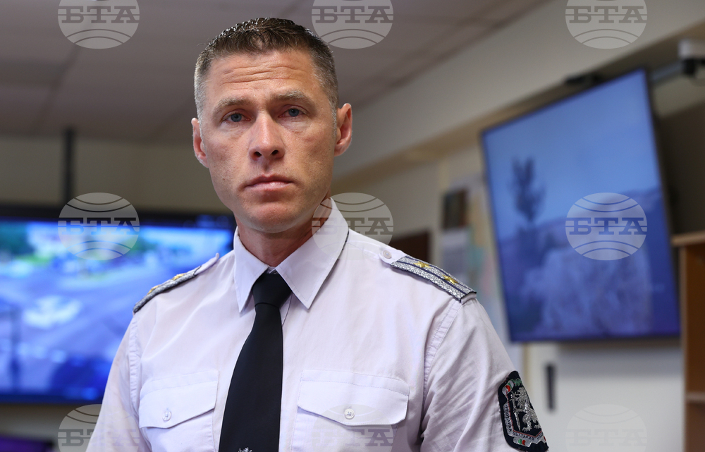 Днес над 700 полицейски екипа обезпечават безопасността по пътищата в страната, каза Лъчезар Близнаков от „Пътна полиция" 