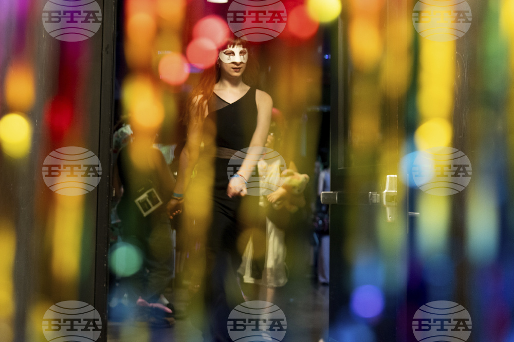 Queer Youth Prom Photo Essay
