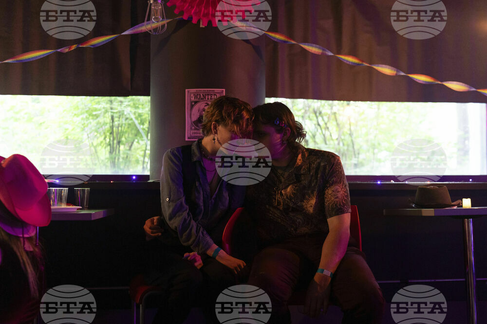 Queer Youth Prom Photo Essay
