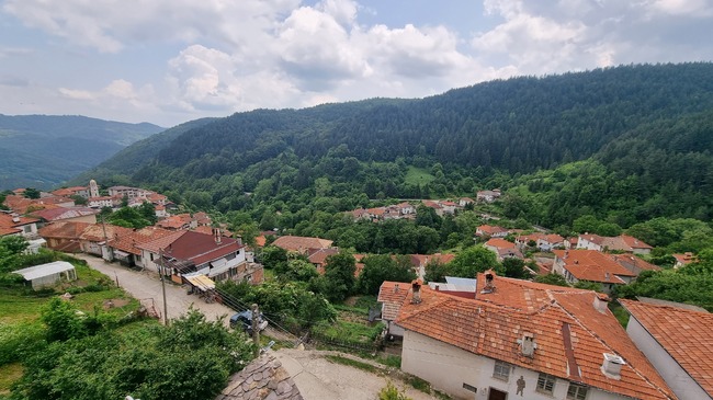 Творци от Европа, Южна Африка, Япония участват в арт-резиденция „Епоха“ в родопското село Левочево