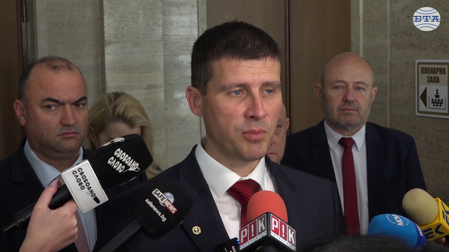 Твърдо против сме всички военни действия, коментира ударите на Израел по Иран лидерът на "Величие" Ивелин Михайлов