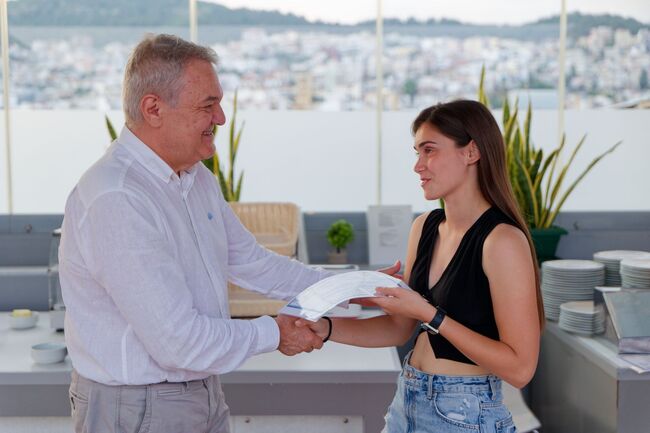 ПП АБВ: Румен Петков връчи сертификати на участниците в Лятната академия по лидерство в Кавала