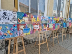 Търговище - Школа за изобразителни изкуства - годишна изложба