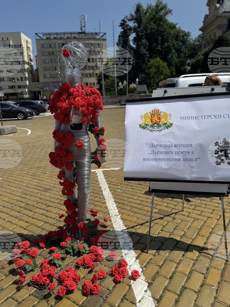 Полупразна кръвна банка и рози – ученици и ДА ДРВВЗ с призив за живот чрез кръводаряване