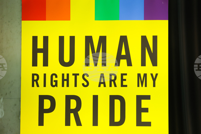 На необходимостта от подкрепа за ЛГТБИ+ хората и в по-малките градове обърнаха внимание участници в дискусия в рамките на „София прайд"