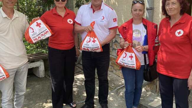 Bulgarian Red Cross, Turkish Red Crescent Deliver Food Aid in Razgrad Region