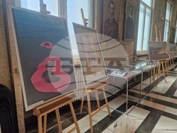 Изложба, посветена на 90-ата годишнина от рождението на Христо Явашев-Кристо, е показана в Националната библиотека. Снимка: Ваня Сухарова/БТА